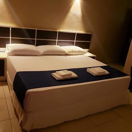 Hotel Llamosas Ciudad del Este Zewnętrze zdjęcie