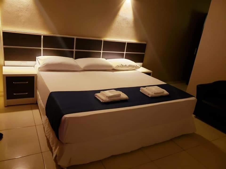 Hotel Llamosas Ciudad del Este Zewnętrze zdjęcie
